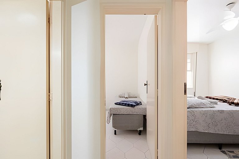 Apartamento pé na areia Praia dos Milionários.