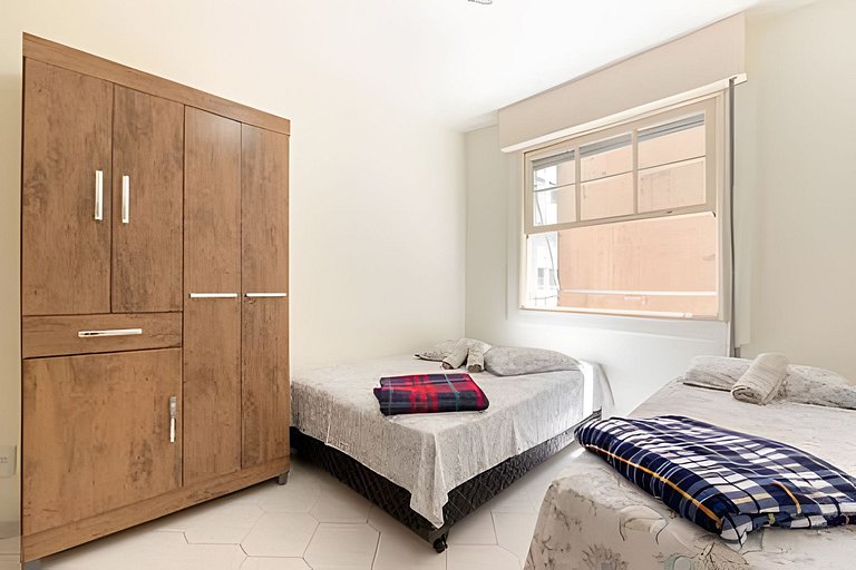 Apartamento pé na areia Praia dos Milionários.