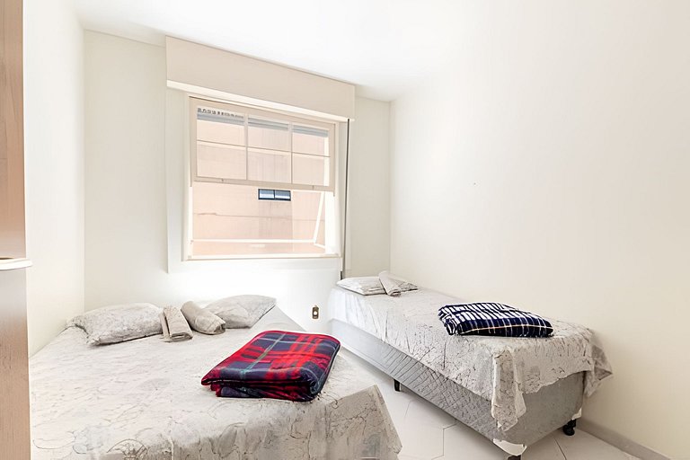 Apartamento pé na areia Praia dos Milionários.