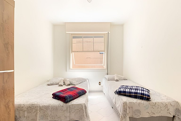 Apartamento pé na areia Praia dos Milionários.