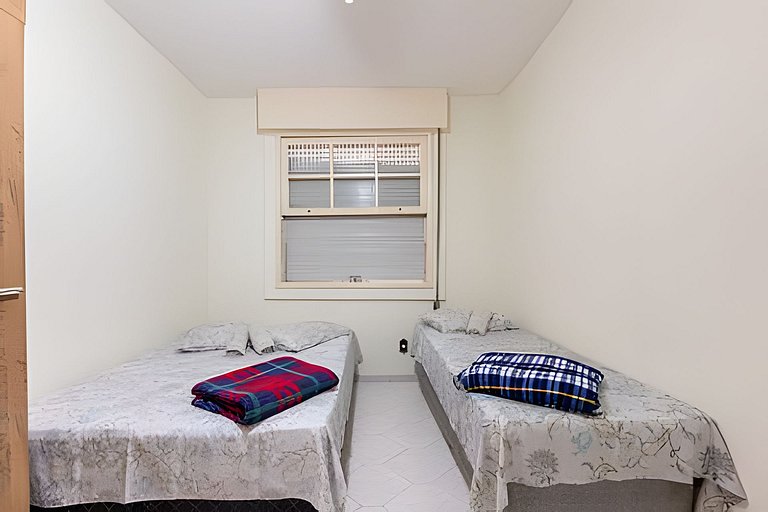 Apartamento pé na areia Praia dos Milionários.