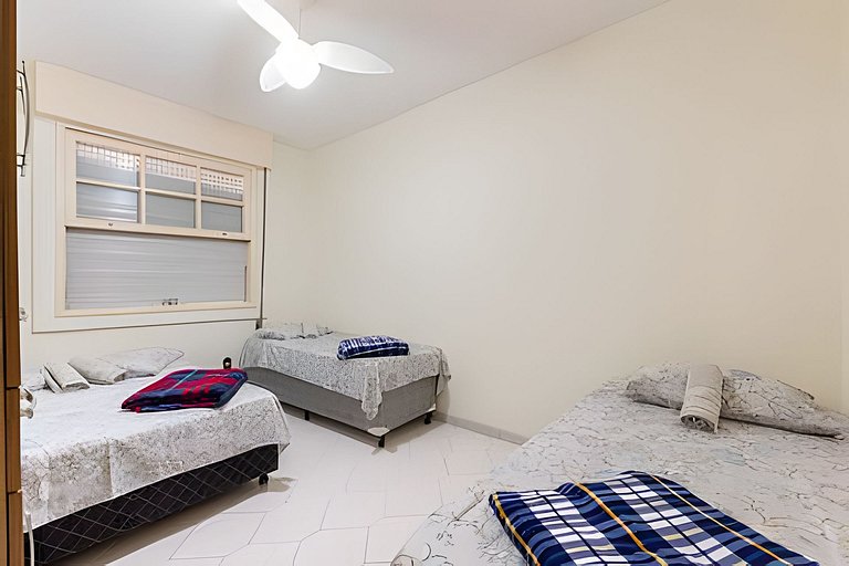 Apartamento pé na areia Praia dos Milionários.