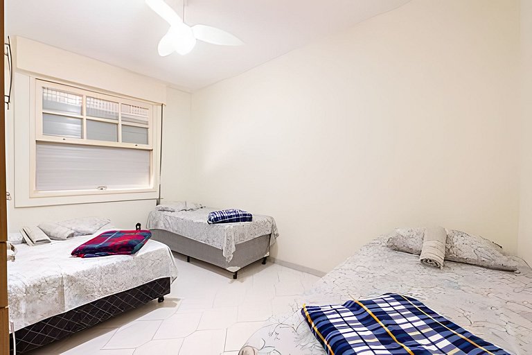 Apartamento pé na areia Praia dos Milionários.