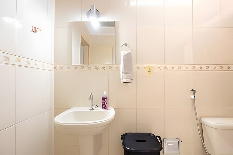 Apartamento pé na areia Praia dos Milionários.