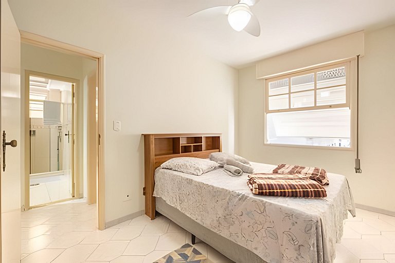 Apartamento pé na areia Praia dos Milionários.