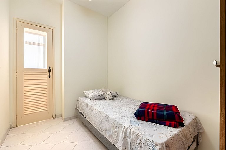 Apartamento pé na areia Praia dos Milionários.