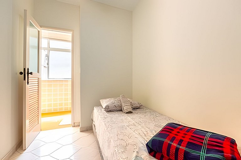 Apartamento pé na areia Praia dos Milionários.