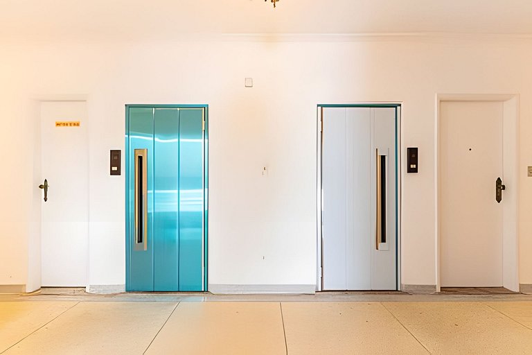 Apartamento pé na areia Praia dos Milionários.