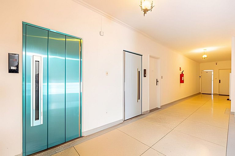 Apartamento pé na areia Praia dos Milionários.