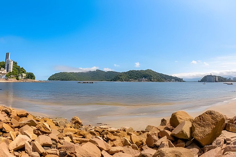 Apartamento pé na areia Praia dos Milionários.