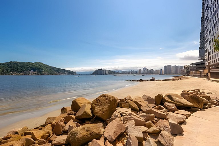Apartamento pé na areia Praia dos Milionários.