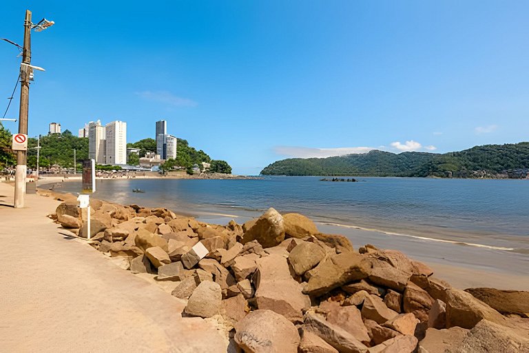 Apartamento pé na areia Praia dos Milionários.
