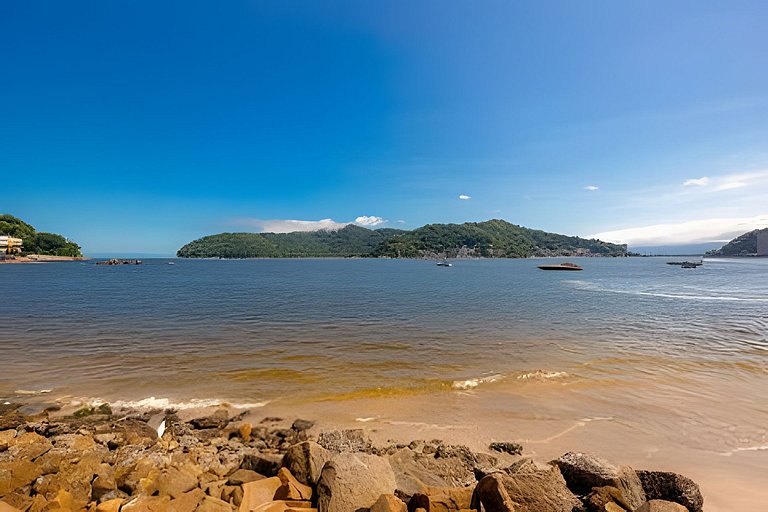 Apartamento pé na areia Praia dos Milionários.