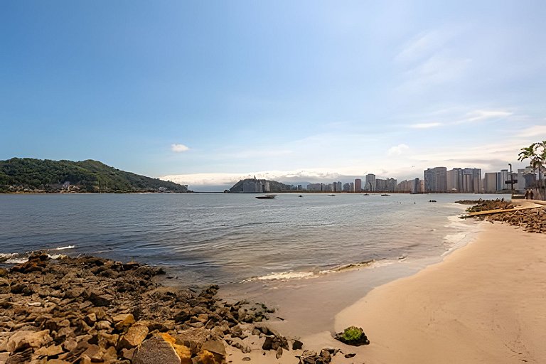 Apartamento pé na areia Praia dos Milionários.