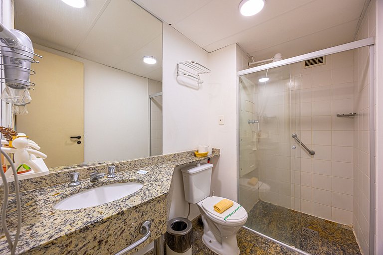 Flat espaçoso completo | Vaga inclusa | 3 hóspedes