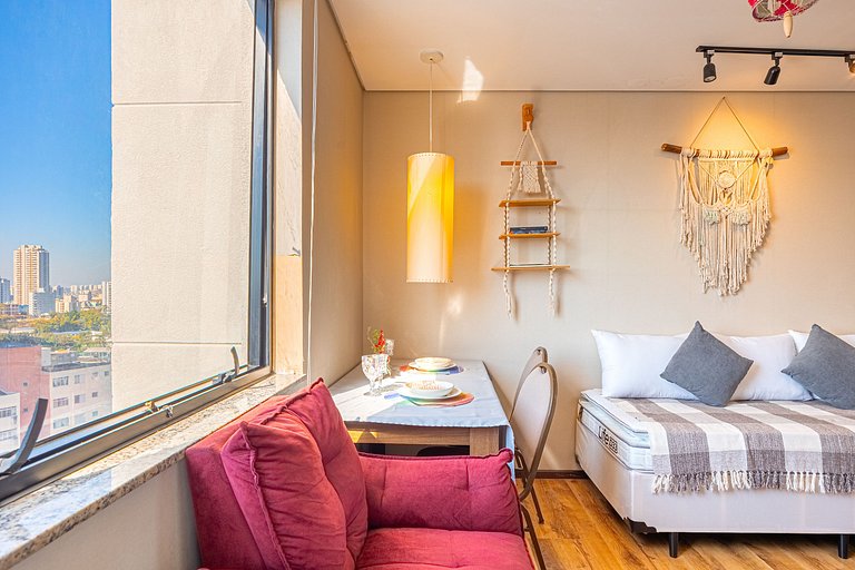 Flat espaçoso completo | Vaga inclusa | 3 hóspedes